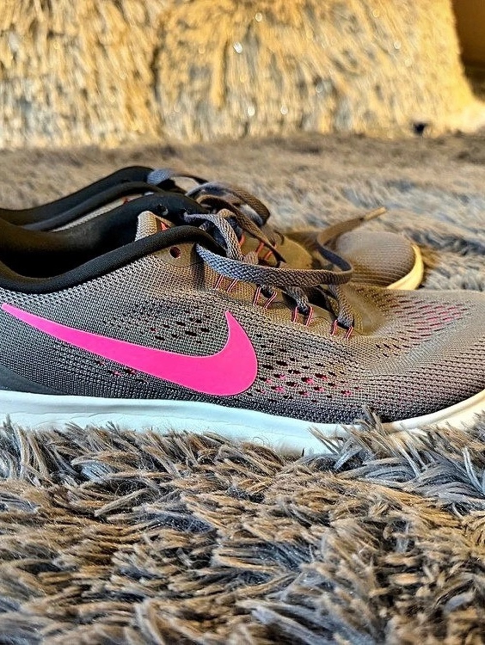 Nike Free RN Athletic Shoes Gray & Pink